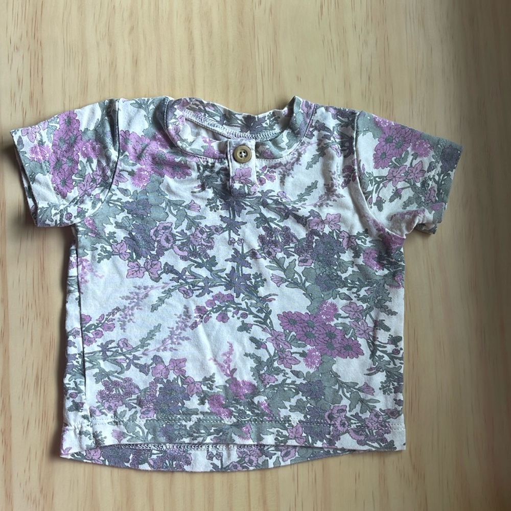 THE WOODS by Kate Quinn box tee size 3-6m
